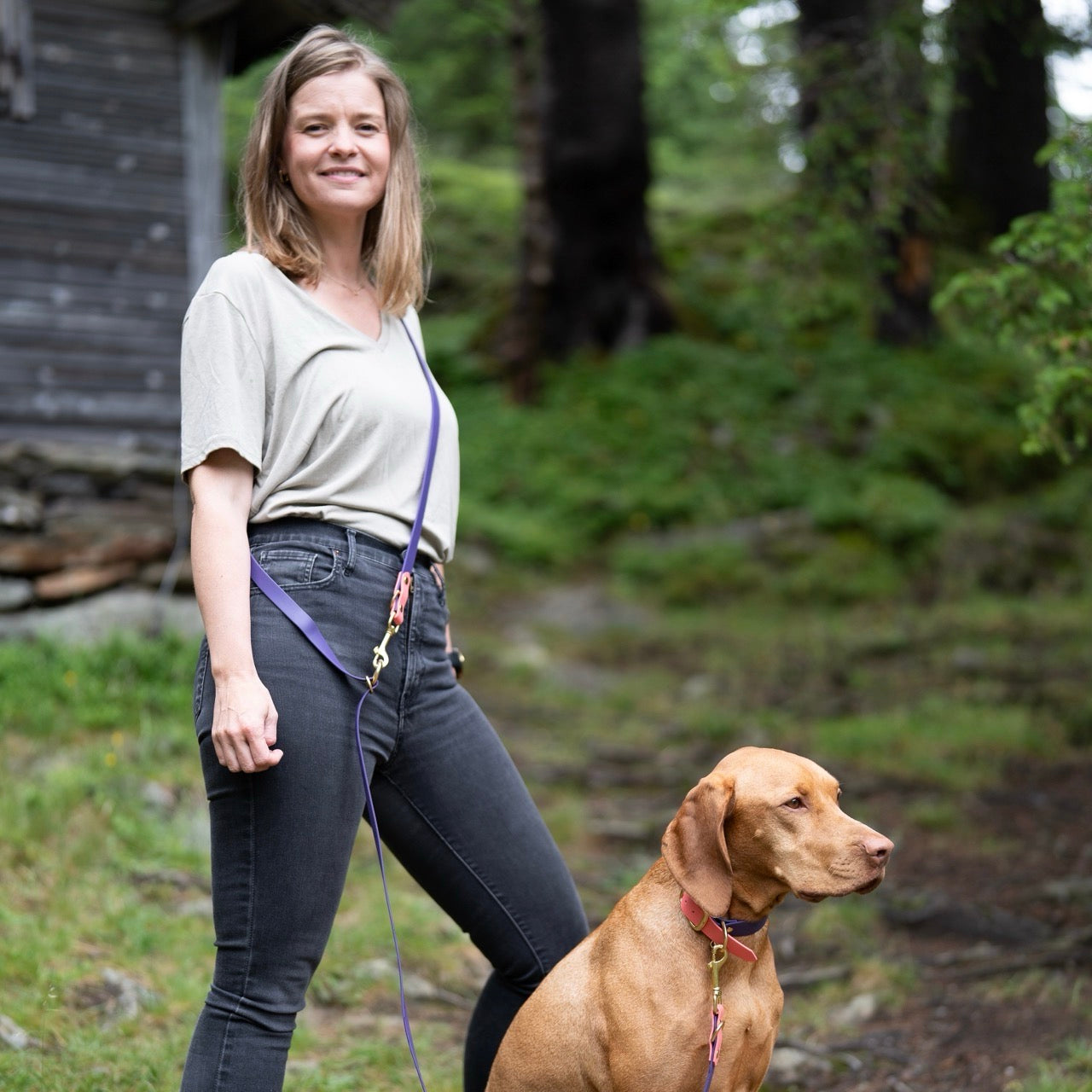verstelbare en handsfree hondenriem biothane Marscha met vizsla Nova