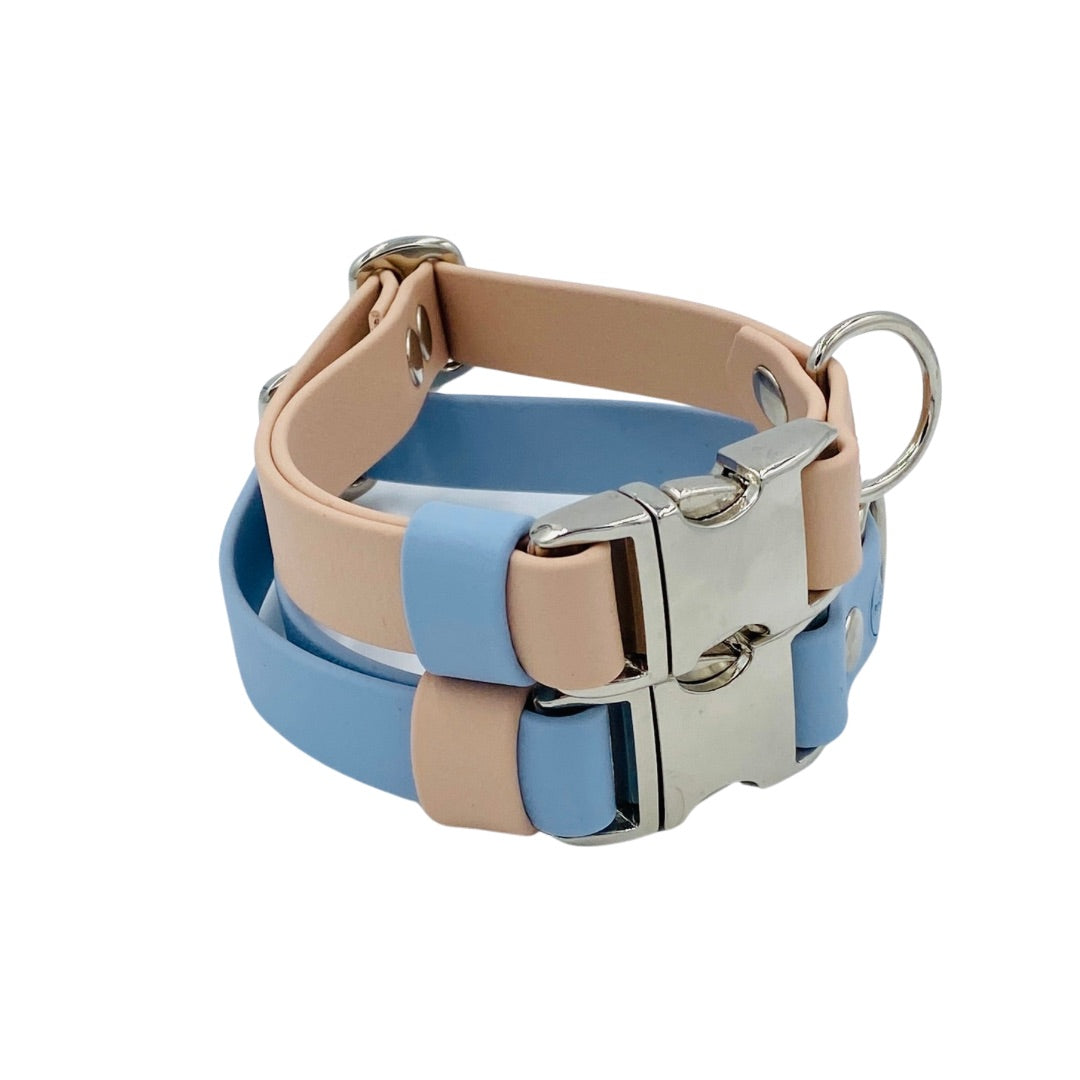 klikhalsband hond poeder en pastelblauw